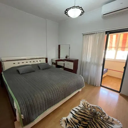 Apartment Tirana Home *